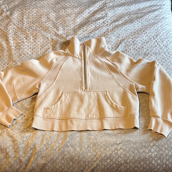 lululemon athletica Tops - Lululemon Scuba Bone Cropped Half-Zip XS/S Amazing Condition
